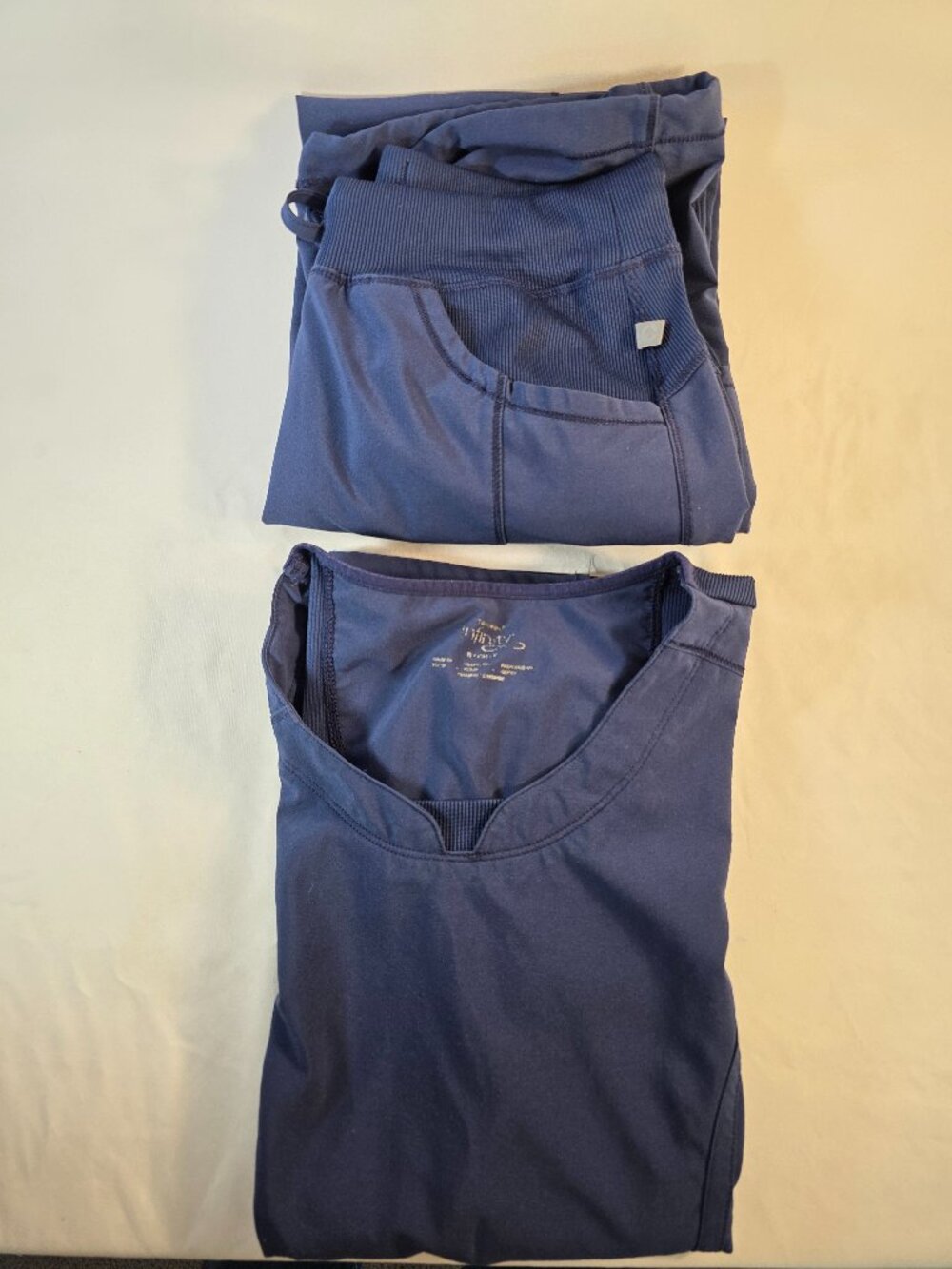 Cherokee Infinity Nurse Scrubs Top and Bottom Set Small Blue